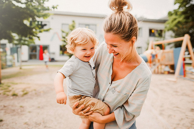 Kontakta NannyPoppins för en nanny